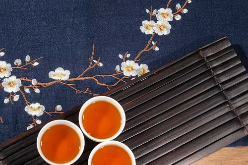 瓷器开片的产生_椰仙苦丁茶的冲泡方法