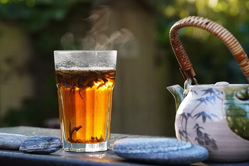古树茶的滋味_杨聘号如初｜可以掰着喝的倚邦古树茶