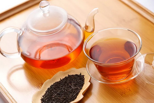 喝绿茶会胃疼红茶不会_喝武夷红茶的好处