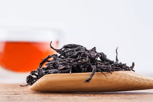 红茶和黑茶哪个更养胃_红茶和黑茶的功效差别