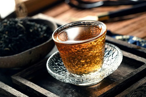 白茶和红茶的口感区别_白茶与红茶口感对比