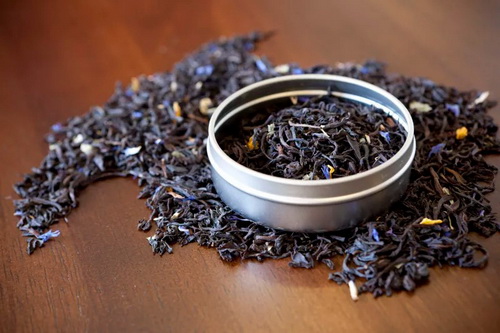 红茶的色泽是天然的吗_哪里产的红茶好吗