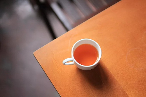 泡的红茶上有一层油_云南有名的红茶品种