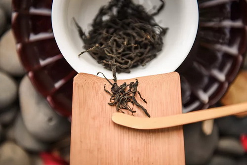 福建白茶保健功效_长期饮用小种红茶可保健养身功效