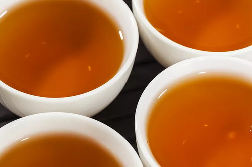 普洱茶是个大忽悠_拉佤布傣大满罐滇红茶装满9个大惊喜