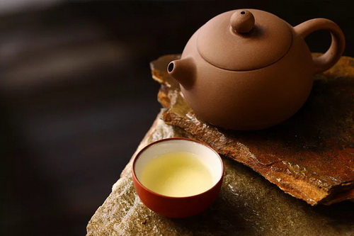 红茶紫砂壶泡法视频_红茶图片壶